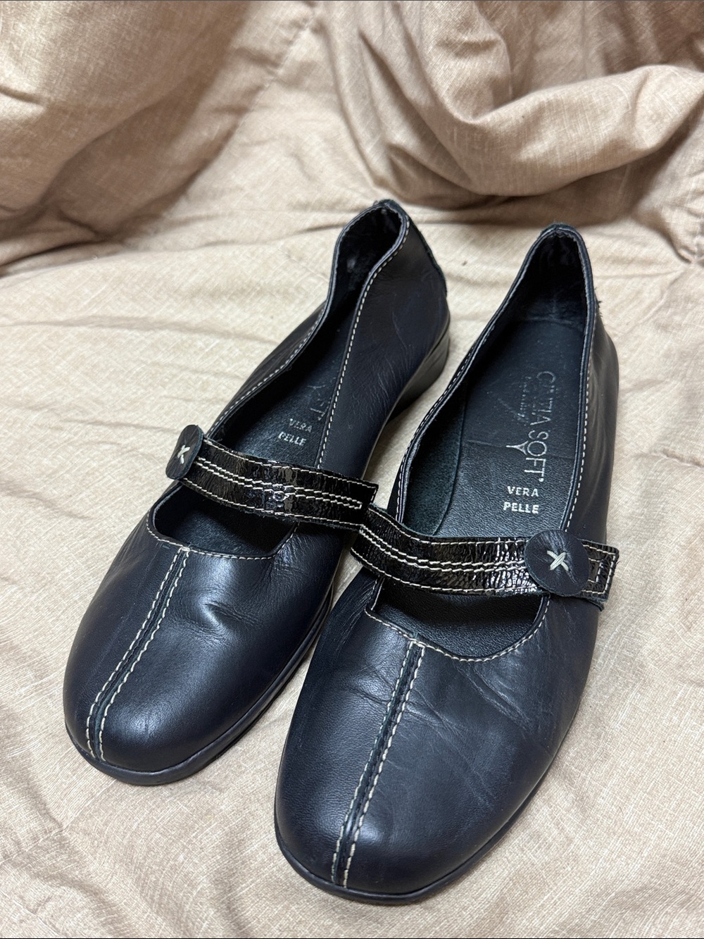 Italian Leather Black Mary Jane Flats Loafers Shoes Button Strap 37 Cinzia Soft